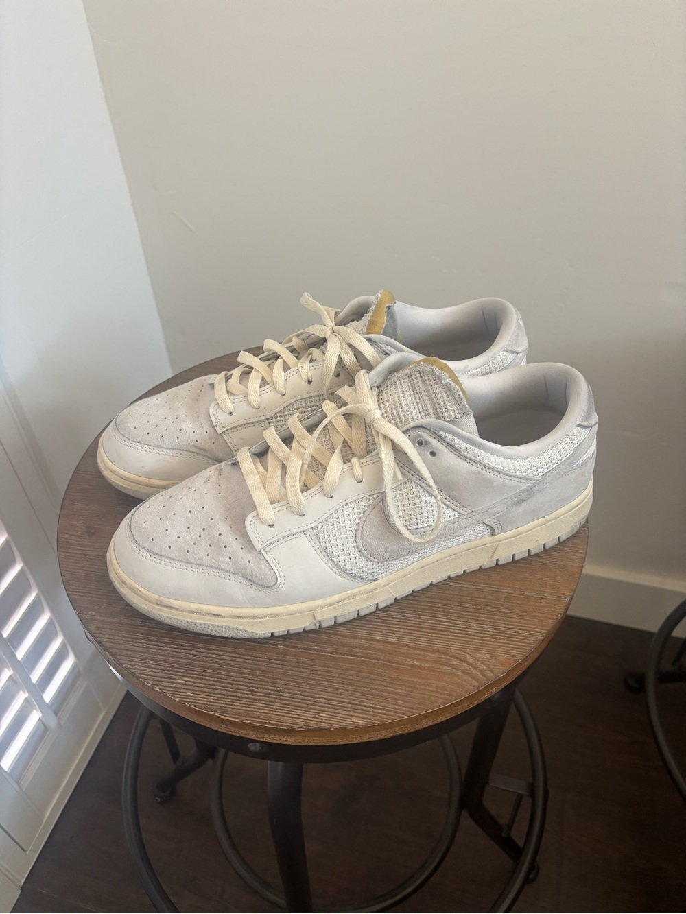 Nike Low-Top Sneakers in Cream and Yellow